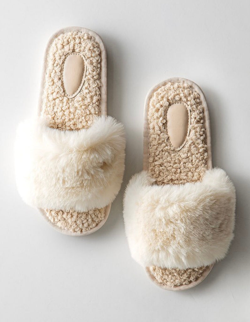 Faux fur slide slippers
