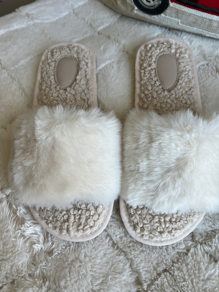 Faux fur slide slippers